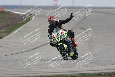 media/Nov-29-2025-TrackDaz (Sat) [[10ae2d9bce]]/B Group/Session 3 (Outside Grapevine)/